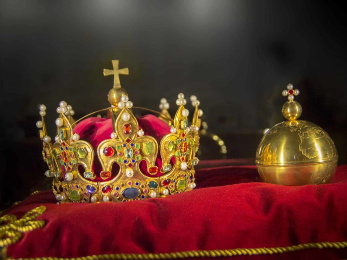 Top Monarchs: 11 English And British Kings And Queens From History