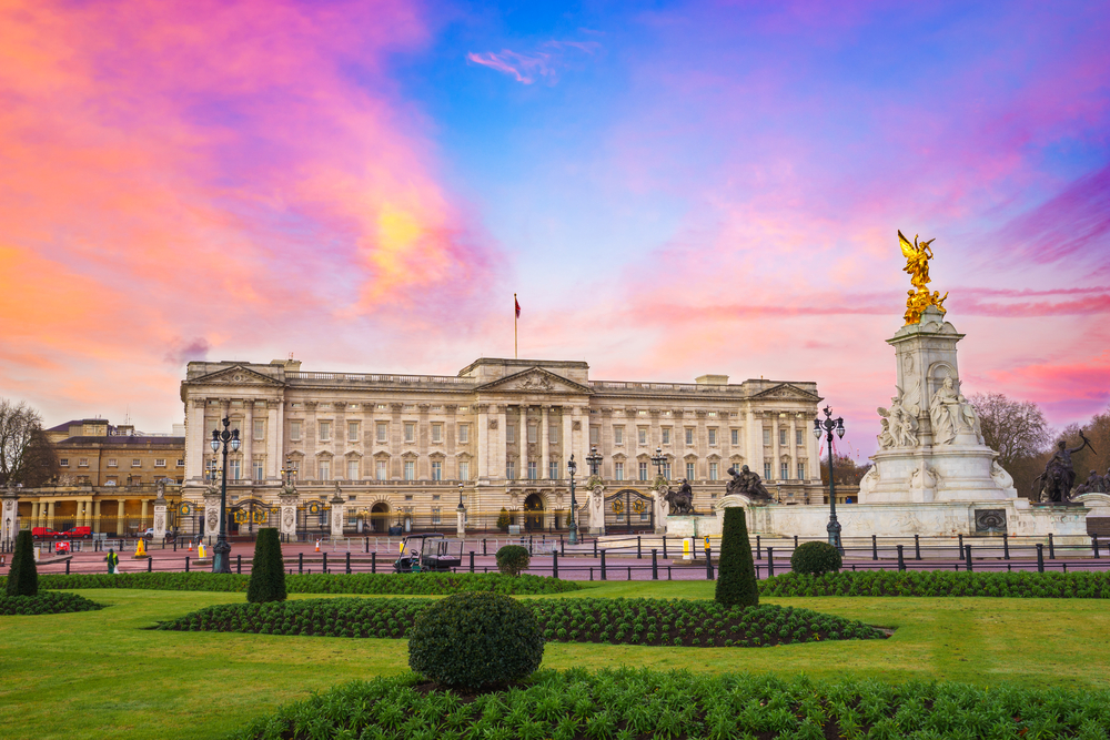 how to visit buckingham palace london