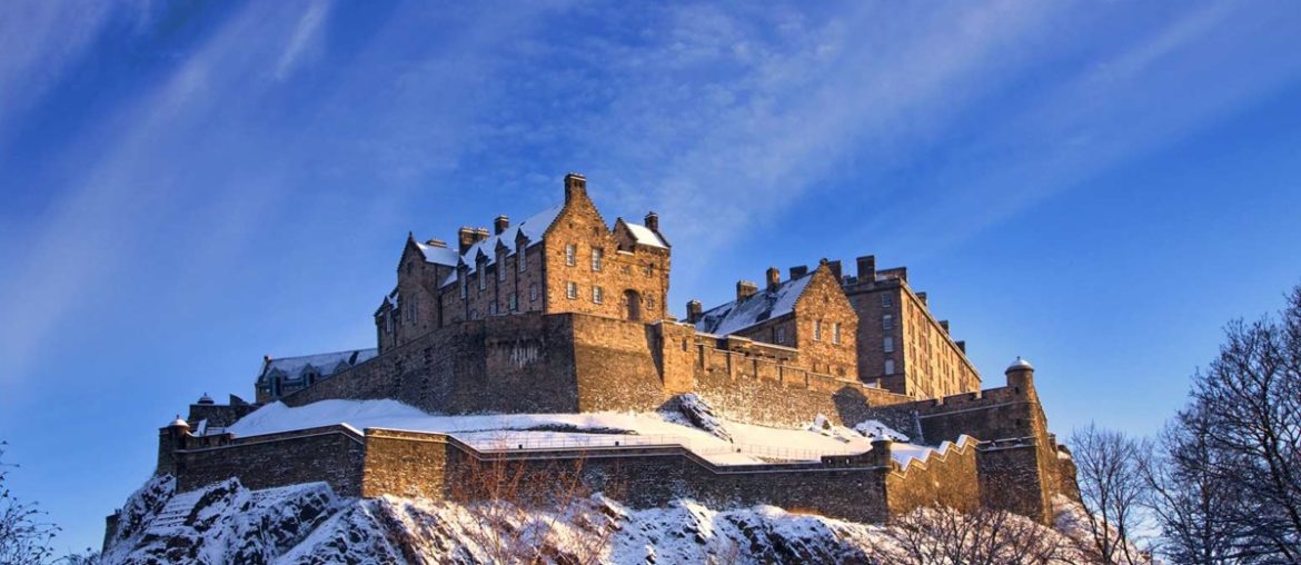 EDINBURGH Castle winter