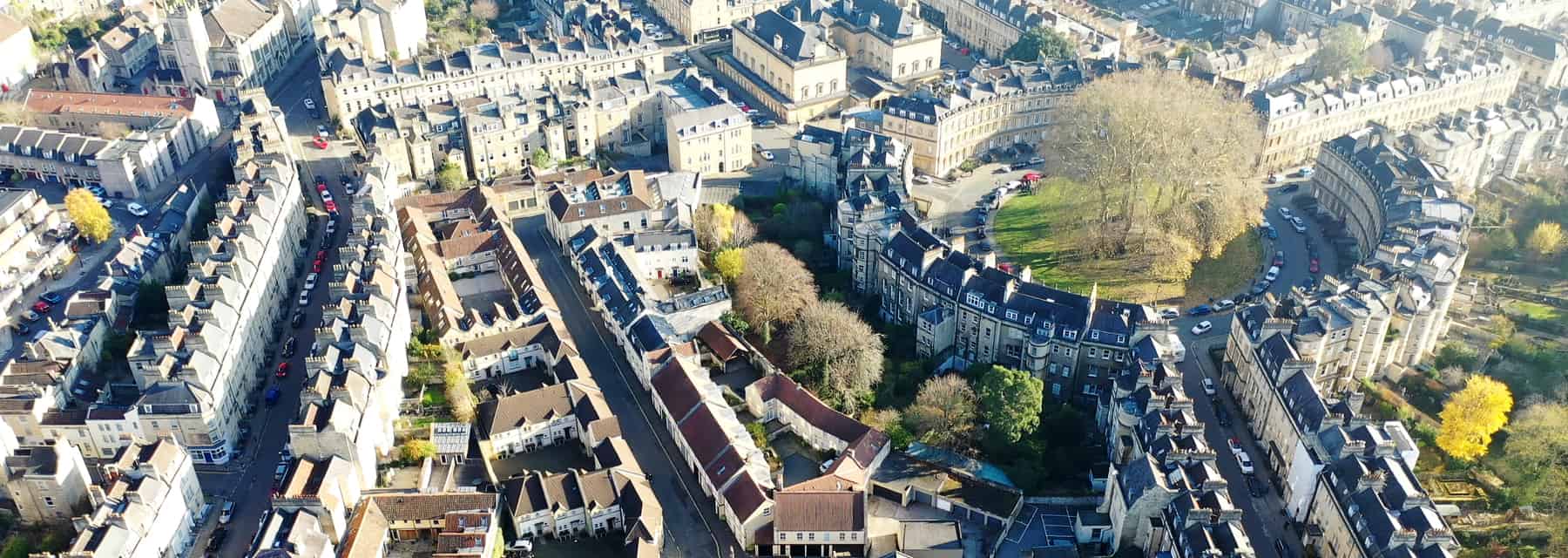 the royal crescent in bath city england
